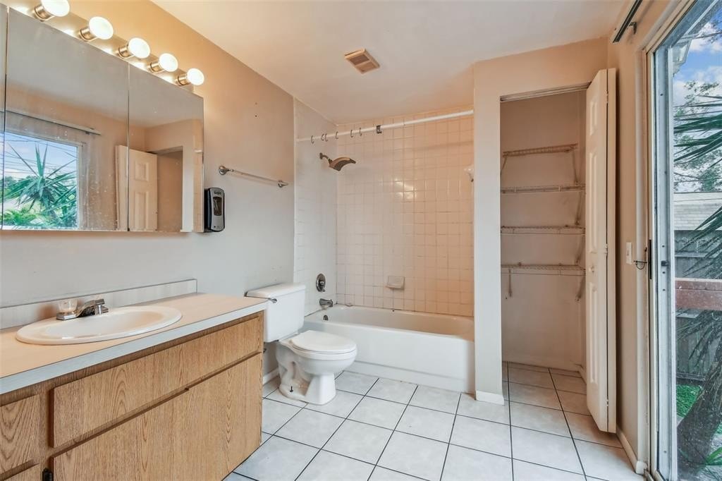 3305 56th ave n, saint petersburg,  FL 33714