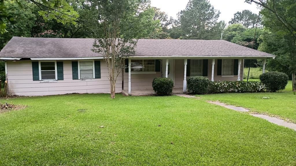 57 royal ave, ovett,  MS 39464