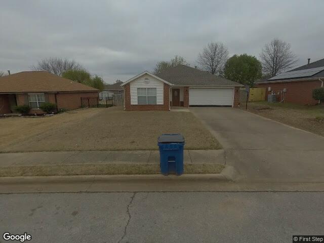 813 marcus st, bentonville,  AR 72712