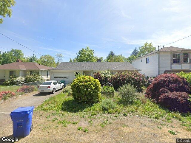 8516 se mill st, portland,  OR 97216