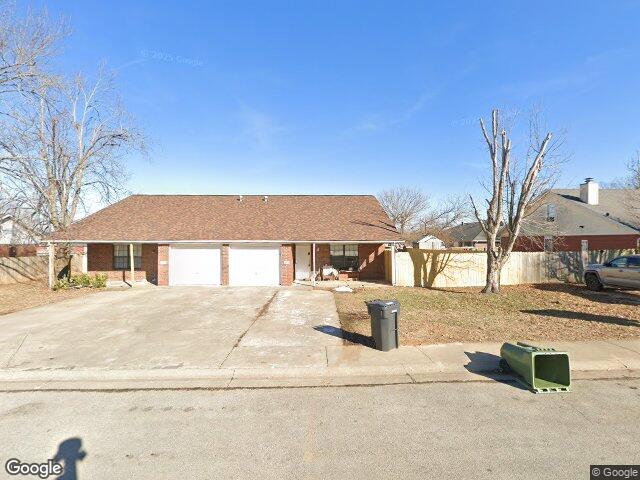 2013 s g st, rogers,  AR 72758