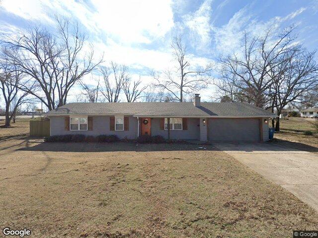 1004 ne 2nd st, bentonville,  AR 72712