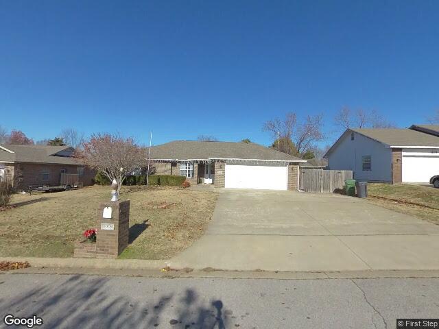 1009 e linden st, rogers,  AR 72756