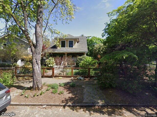 6326 n commercial ave, portland,  OR 97217