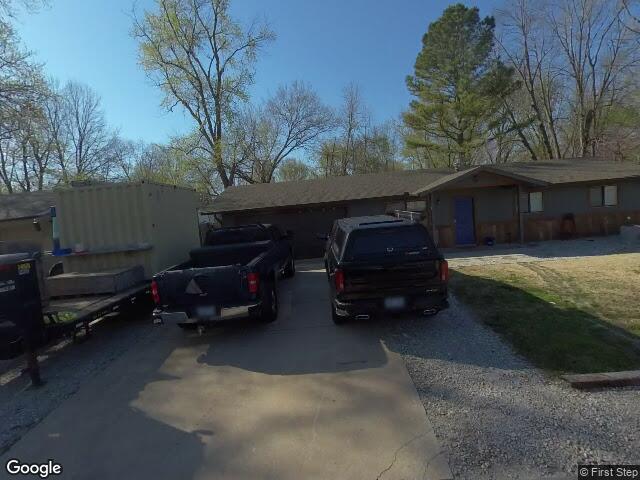 610 se 10th st, bentonville,  AR 72712