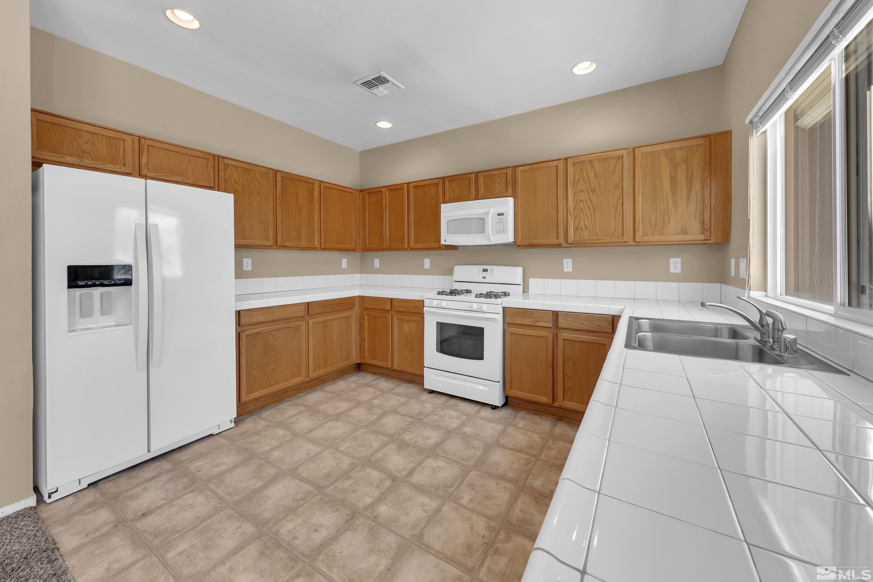 3290 modena dr, sparks,  NV 89434