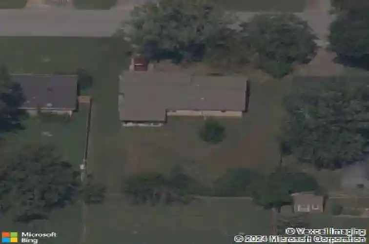 1208 ne 3rd st, bentonville,  AR 72712