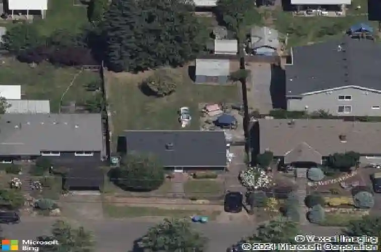 7643 se market st, portland,  OR 97215