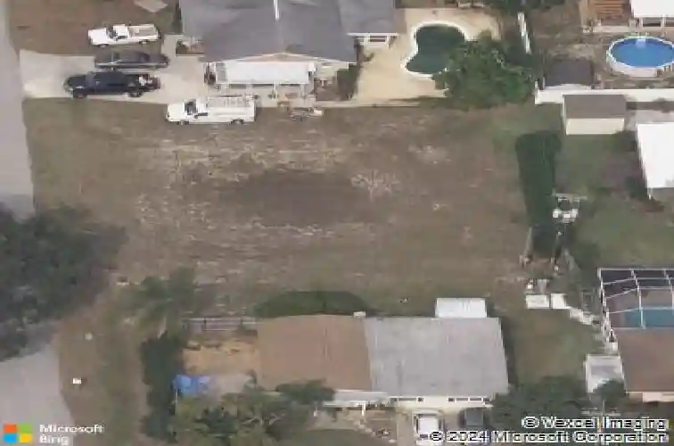 charlotte avenue, tarpon springs,  FL 34689