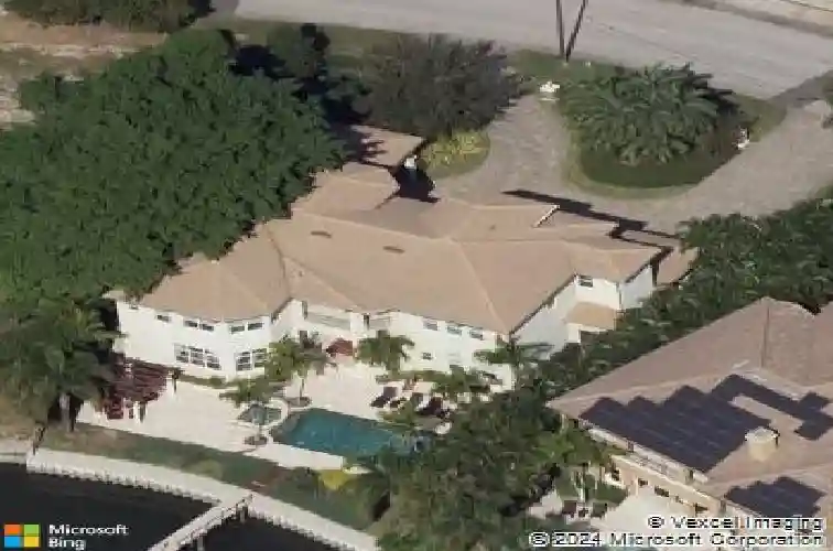 1221 brightwaters blvd ne, saint petersburg,  FL 33704