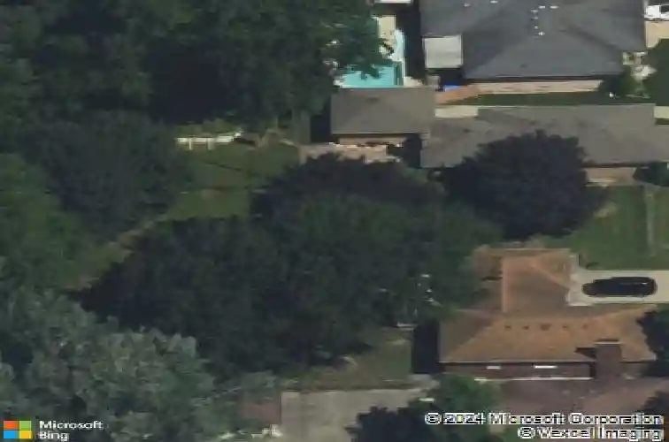 21811 elmwood ave, eastpointe,  MI 48021