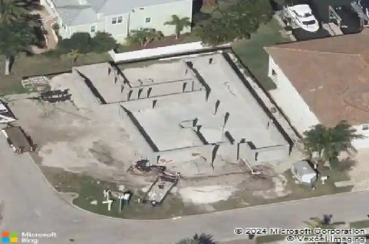 124 forest hills dr, saint petersburg,  FL 33708