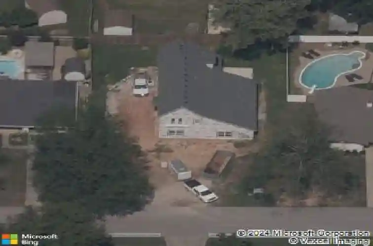 1305 ne 2nd st, bentonville,  AR 72712