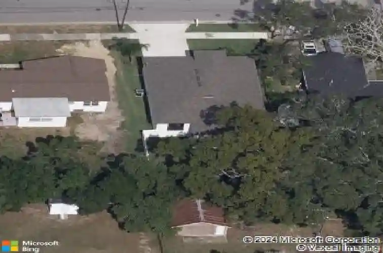 1112 e boyer st, tarpon springs,  FL 34689