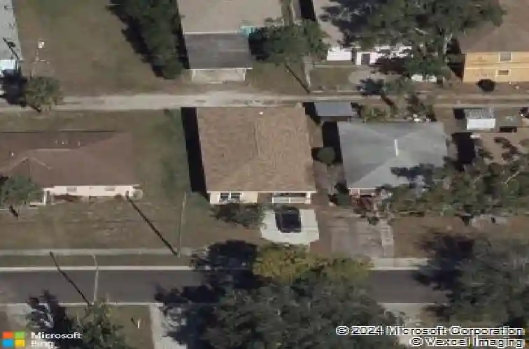 2563 13th ave s, saint petersburg,  FL 33712