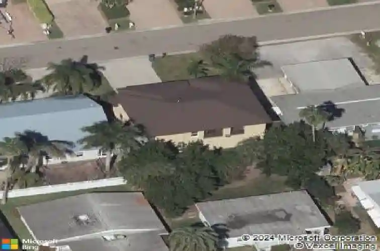 135 174th terrace dr e, redington shores,  FL 33708