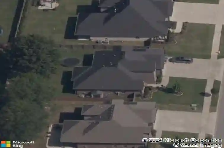 702 se fullerton st, bentonville,  AR 72712