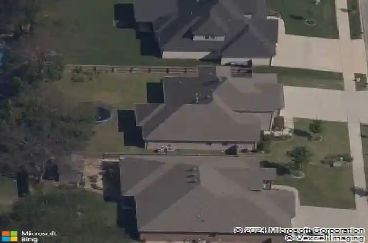 702 se eaton st, bentonville,  AR 72712