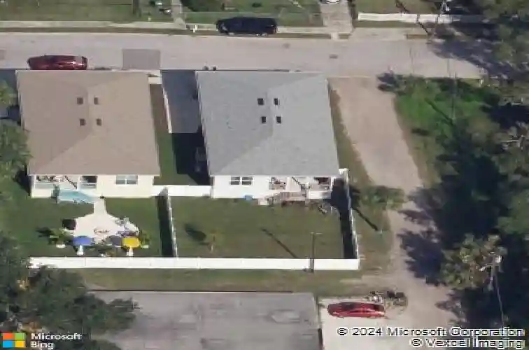 154 e spruce st, tarpon springs,  FL 34689