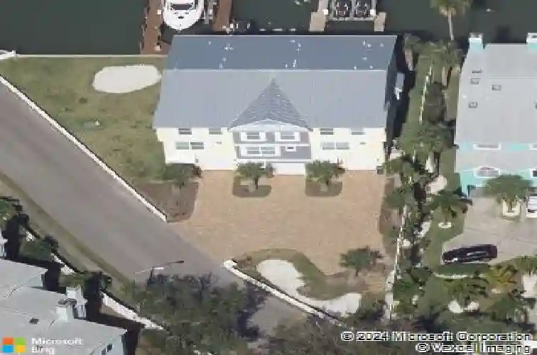 100 windrush blvd #2
                                ,Unit Apt 2, indian rocks beach,  FL 33785