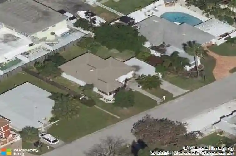 124 143rd ave e, madeira beach,  FL 33708