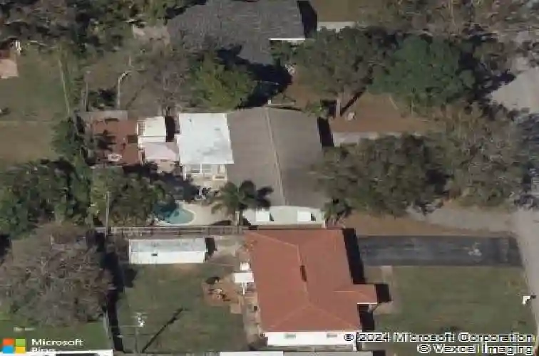 5042 lake charles dr n, kenneth city,  FL 33709