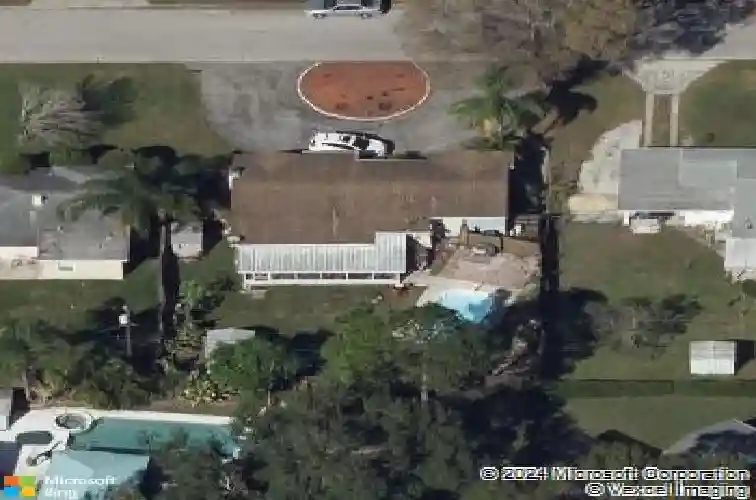 5916 16th ave n, saint petersburg,  FL 33710