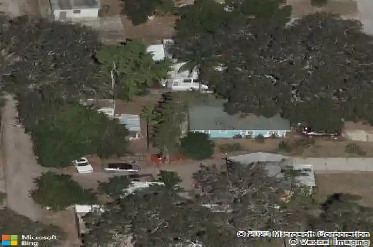 2111 42nd st s, saint petersburg,  FL 33711