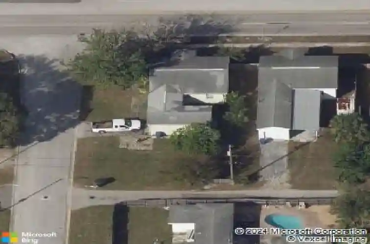 2496 38th ave n, saint petersburg,  FL 33713