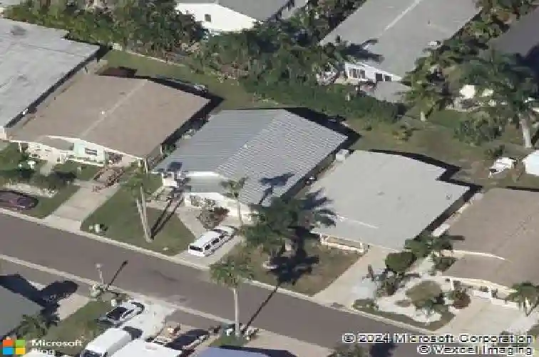 700 180th ave e, redington shores,  FL 33708