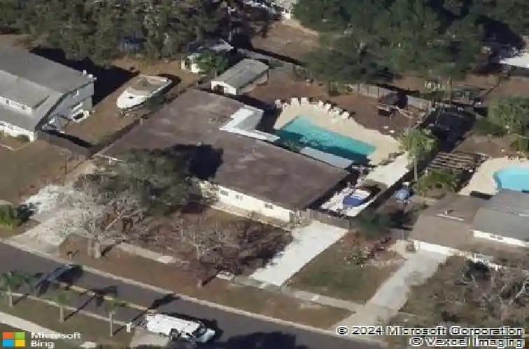 15381 bedford cir w, clearwater,  FL 33764