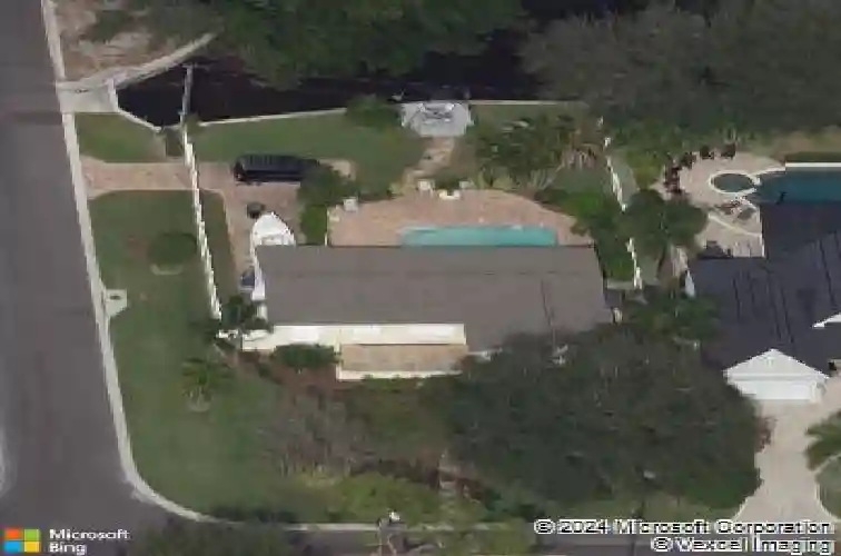 601 34th ave ne, saint petersburg,  FL 33704