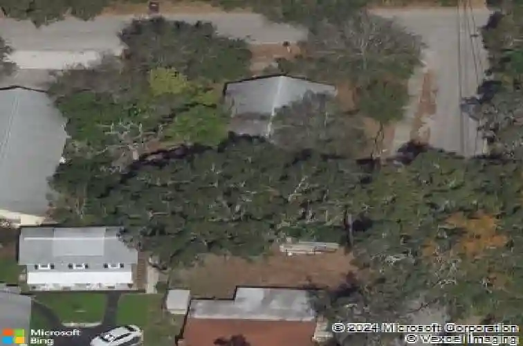 703 16th st nw, largo,  FL 33770