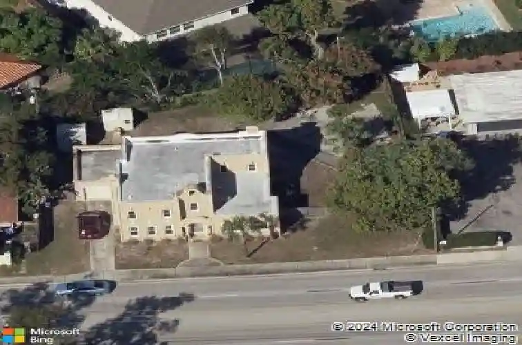 1027 38th ave n, saint petersburg,  FL 33704