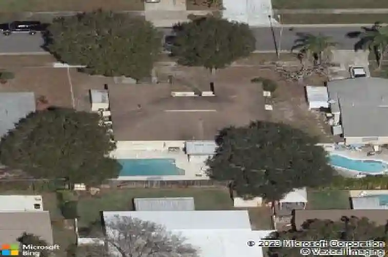 9244 79th ave, seminole,  FL 33777