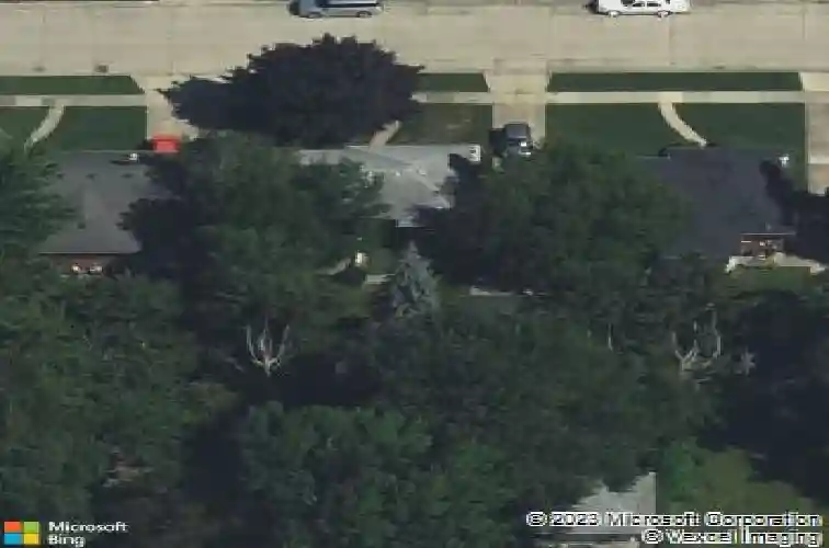 16756 collinson ave, eastpointe,  MI 48021