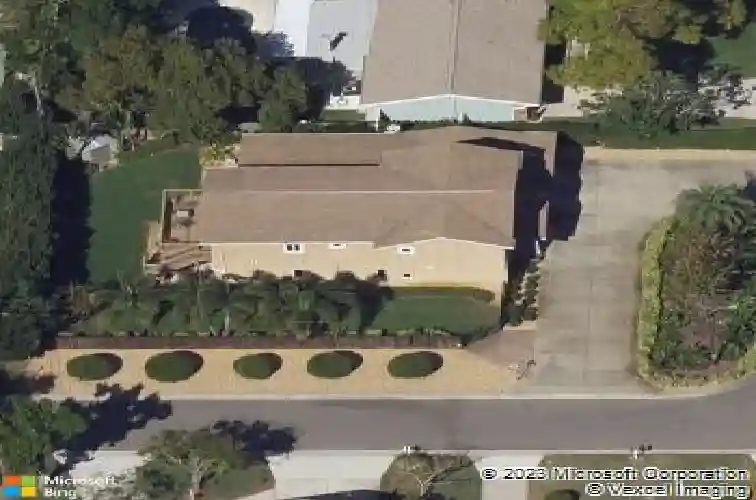 522 lois ln, belleair bluffs,  FL 33770