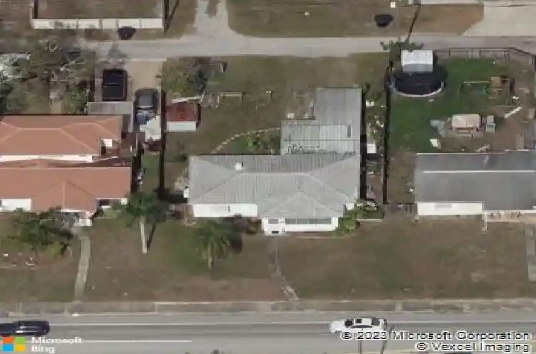 715 40th ave ne, saint petersburg,  FL 33703