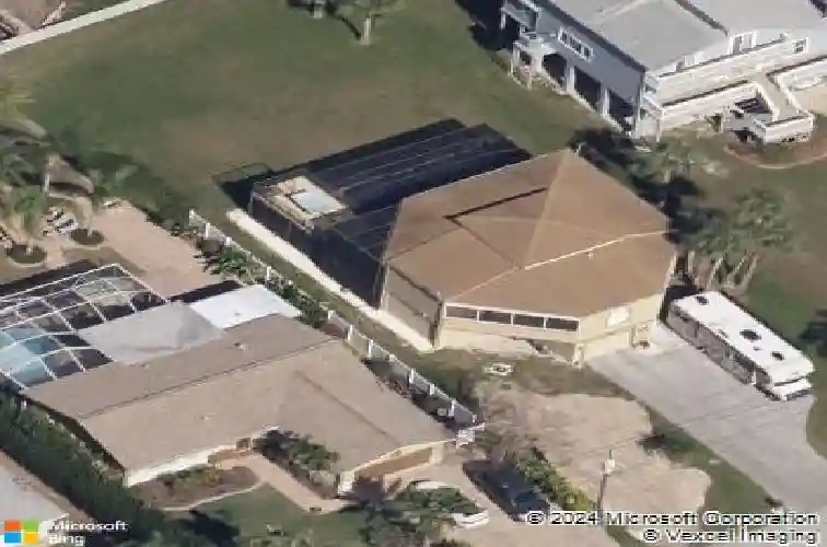 1616 sea breeze dr, tarpon springs,  FL 34689