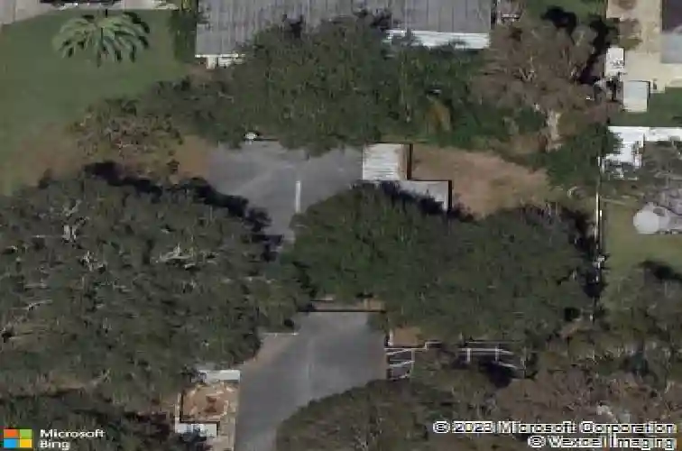 703 woodland dr, largo,  FL 33771