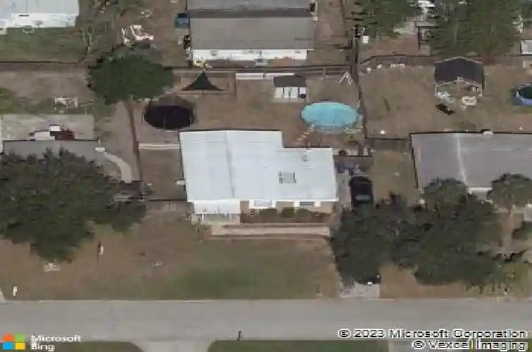 8695 92nd ter, seminole,  FL 33777