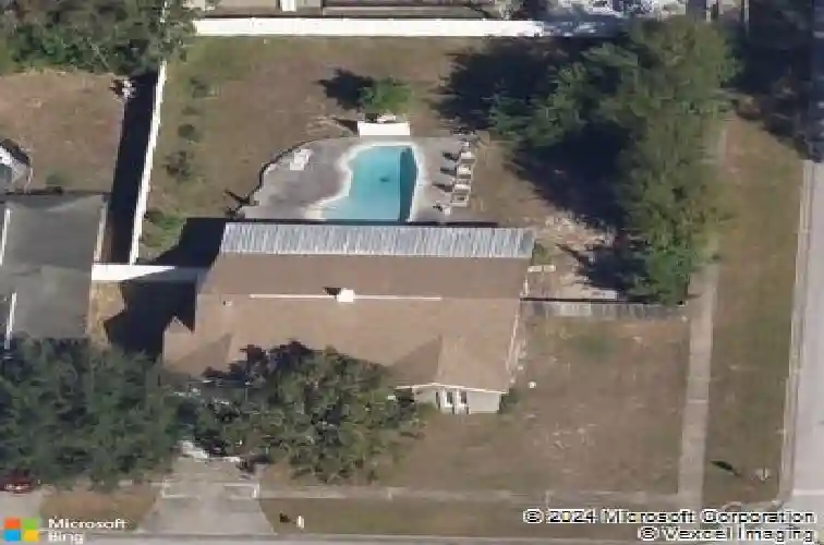1402 oleander dr, tarpon springs,  FL 34689