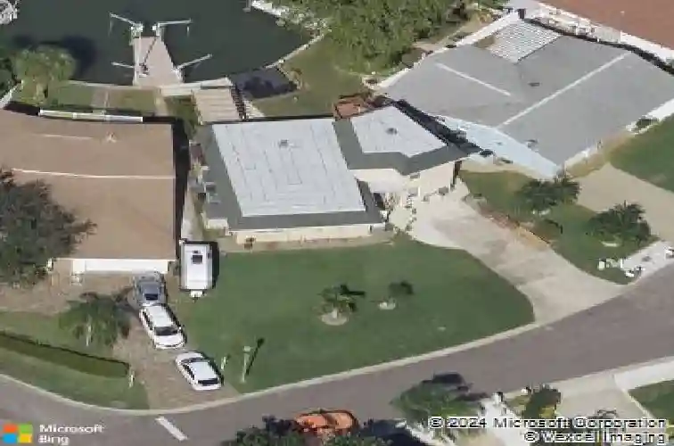 300 176th avenue cir, redington shores,  FL 33708