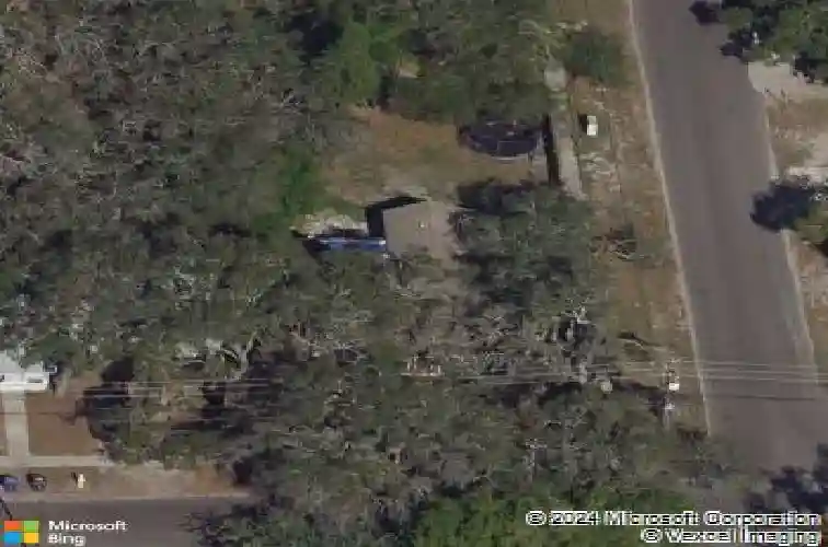 400 4th ave nw, largo,  FL 33770