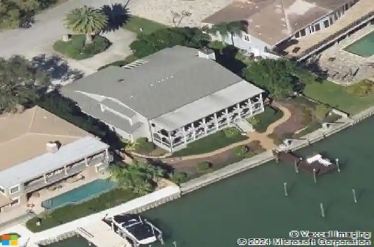 526 belle isle ave, belleair beach,  FL 33786