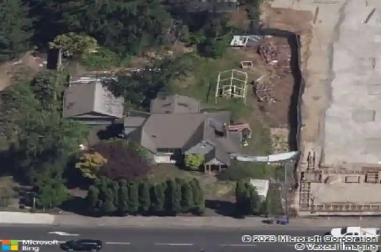 9715 ne glisan st, portland,  OR 97220