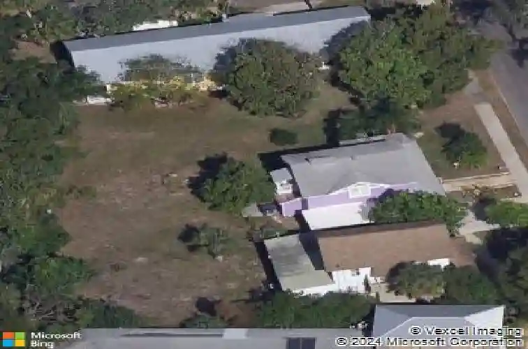 209 grand blvd, tarpon springs,  FL 34689