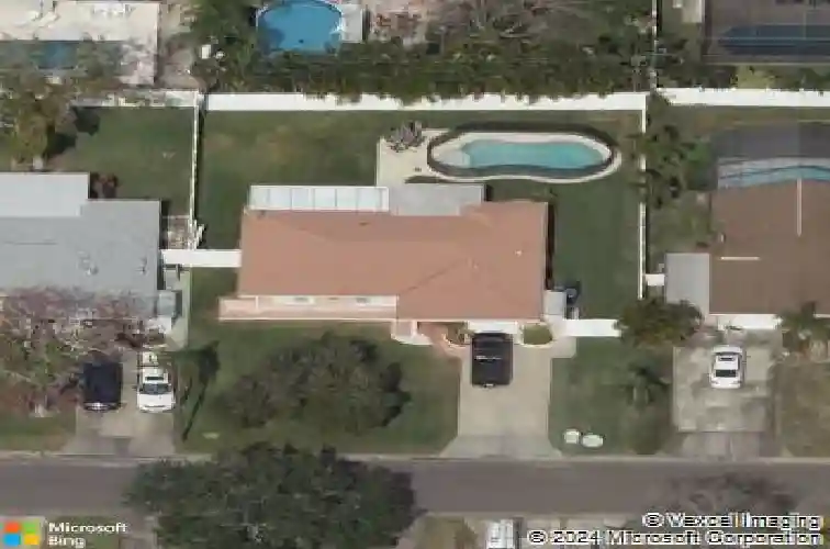 731 44th ave ne, saint petersburg,  FL 33703