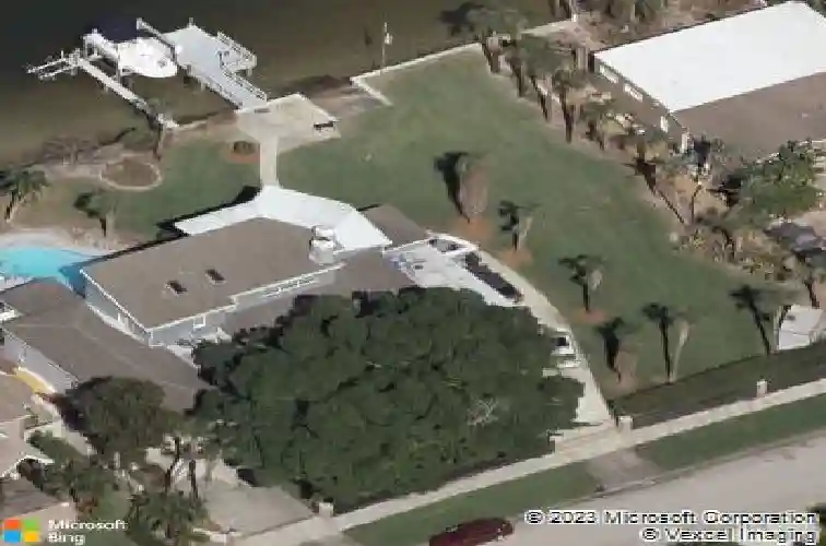 2121 bayou grande blvd ne, saint petersburg,  FL 33703