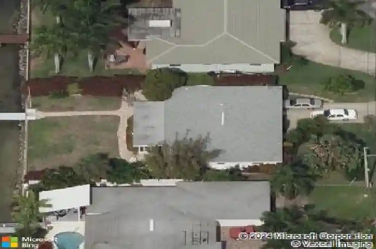 2445 w bay isle dr se, saint petersburg,  FL 33705